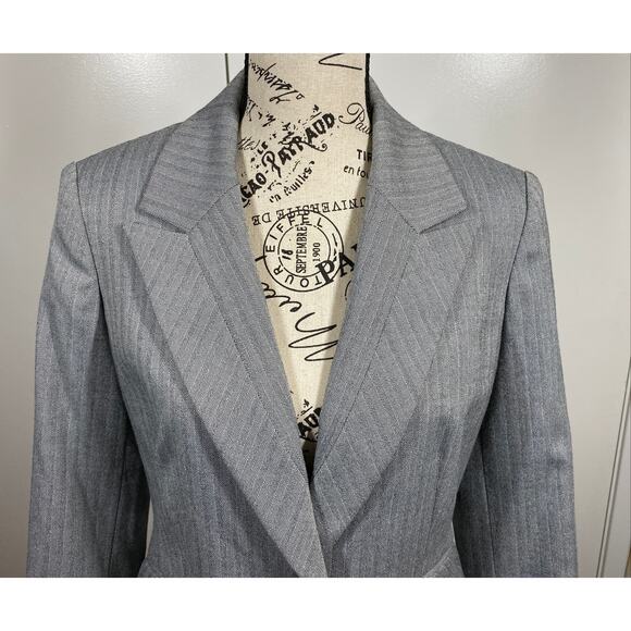Jones New York Suit Gray with Ghost Stripes One Button Blazer Jacket Size 4 - Picture 2 of 9